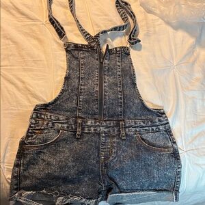Denim Overall Shorts from Windsor - size medium